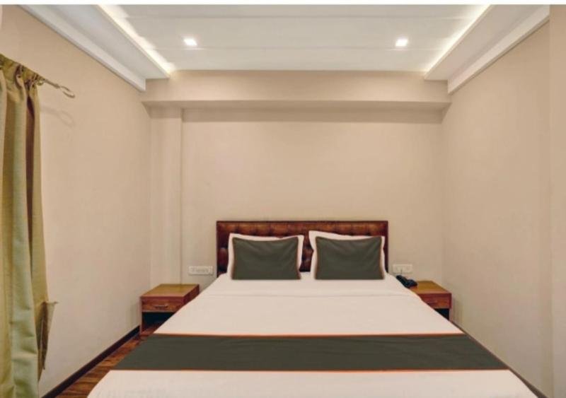 Hotel IRIS Grand