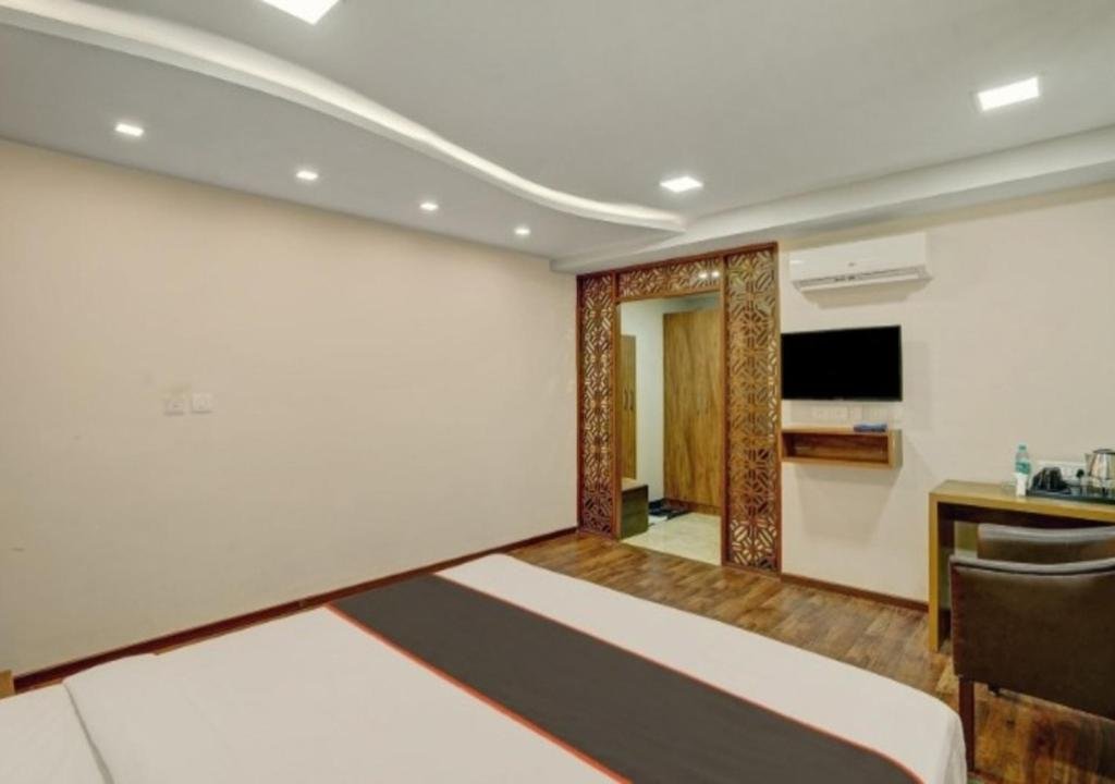 Hotel IRIS Grand