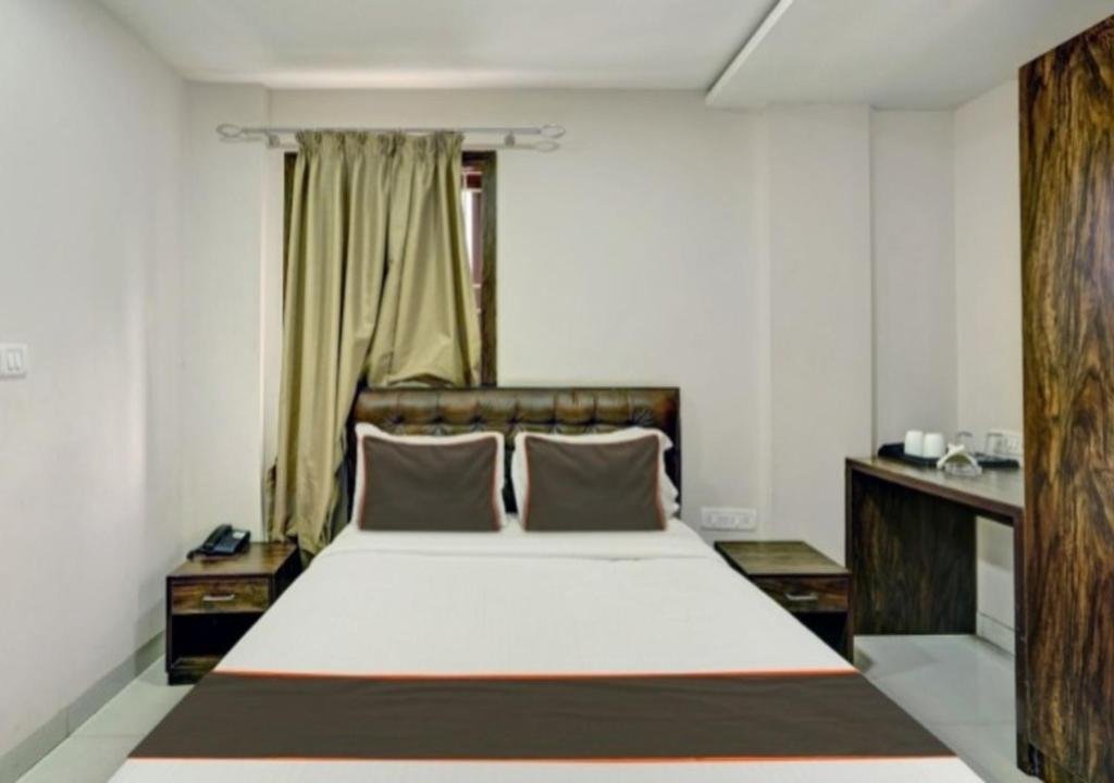 Hotel IRIS Grand
